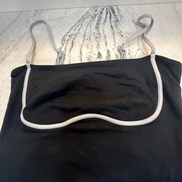 ALO Yoga Black Sports Bra with white Trim Size large - Picture 2 of 4